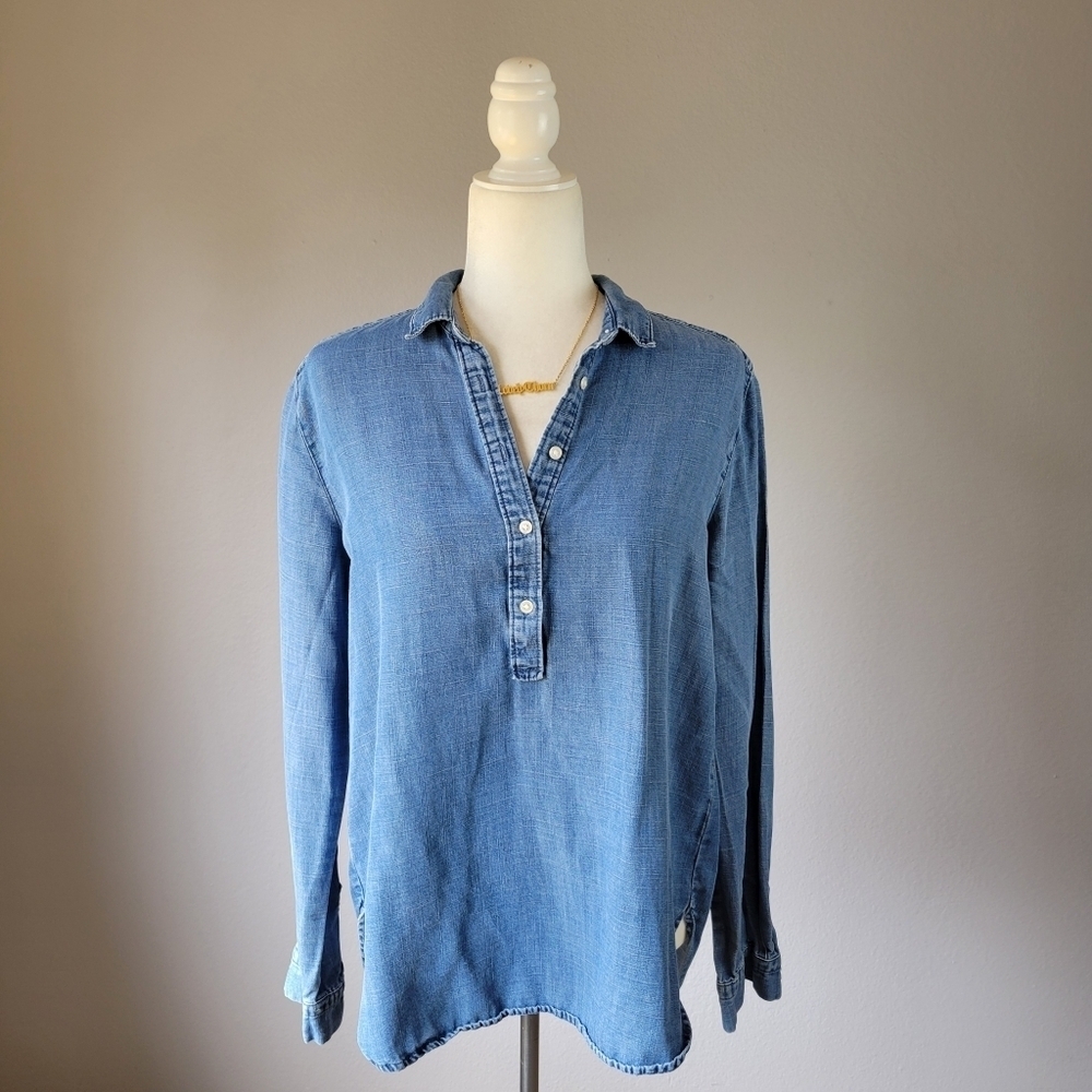 ANN TAYLOR LOFT // soft light denim chambray collared henley long sleeved top